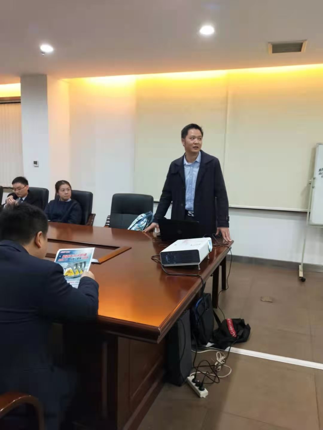 愛蔻無水項目的專業(yè)導師張導現(xiàn)場分享